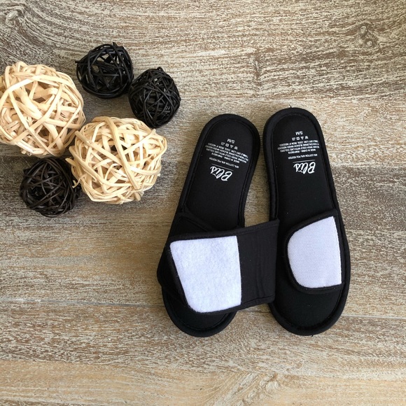 Blis Women’s Slipper in Black Velcro - Picture 2 of 4